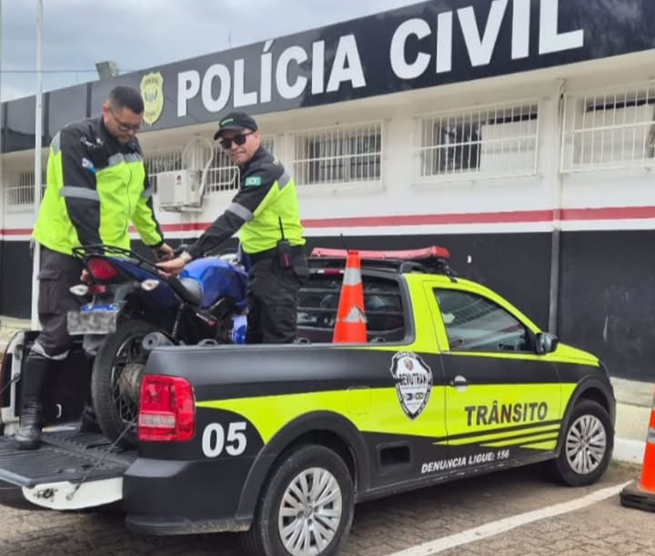  Agentes de trânsito recuperam motocicleta furtada na Nelson Gulla